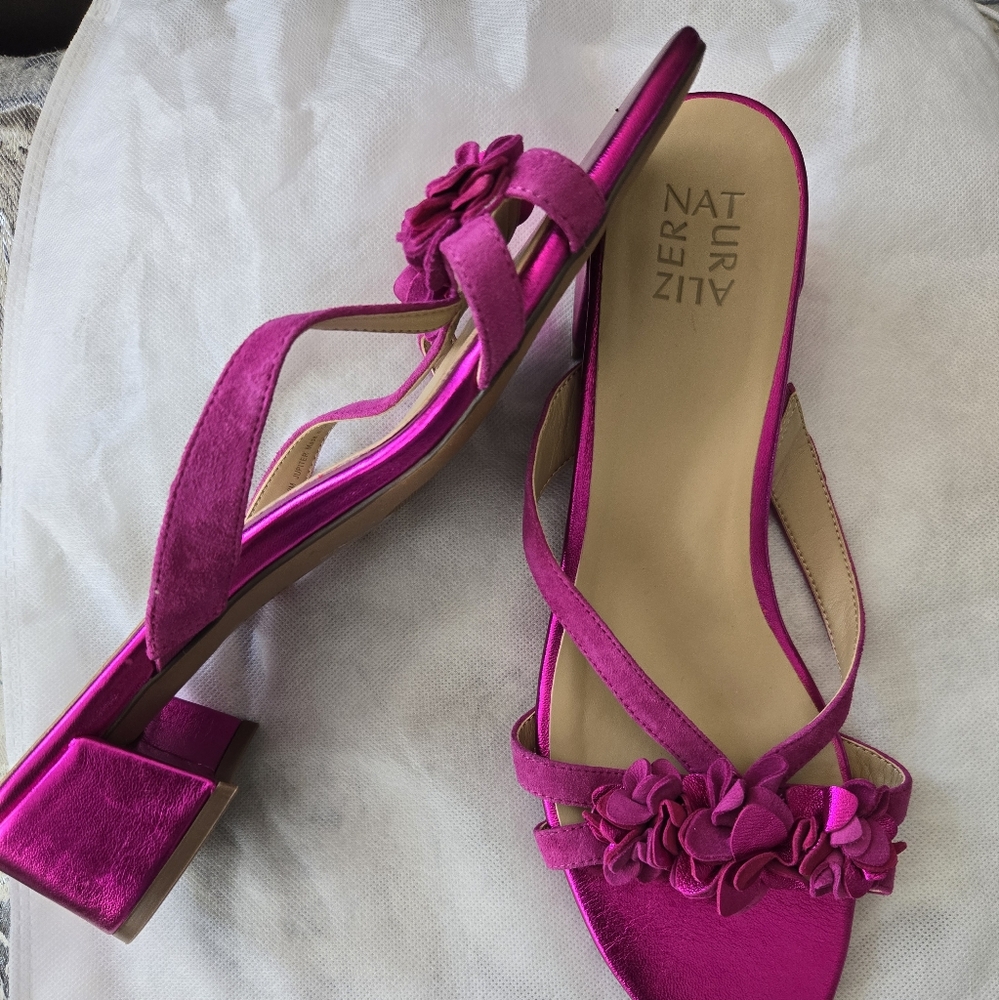 Naturalizer Fuchsia Pink Floral Block Heel Sandals